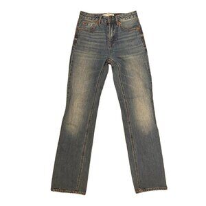 Straight Leg Jeans in Vintage Wash